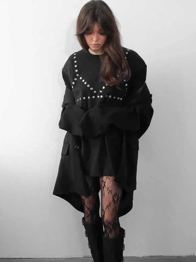 BKQU Loose T shirts for Women Bikini 3D Heavy Industry Rivet Short Sleeve Tee Shirts Round Neck Oversized Pullovers Black White