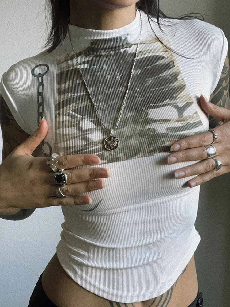 BKQU Vintage Print Graphic T Shirts Women Y2k Aesthetic Skinny Crop Top Summer Casual White Knitted Short Sleeve Basic Tees 2025