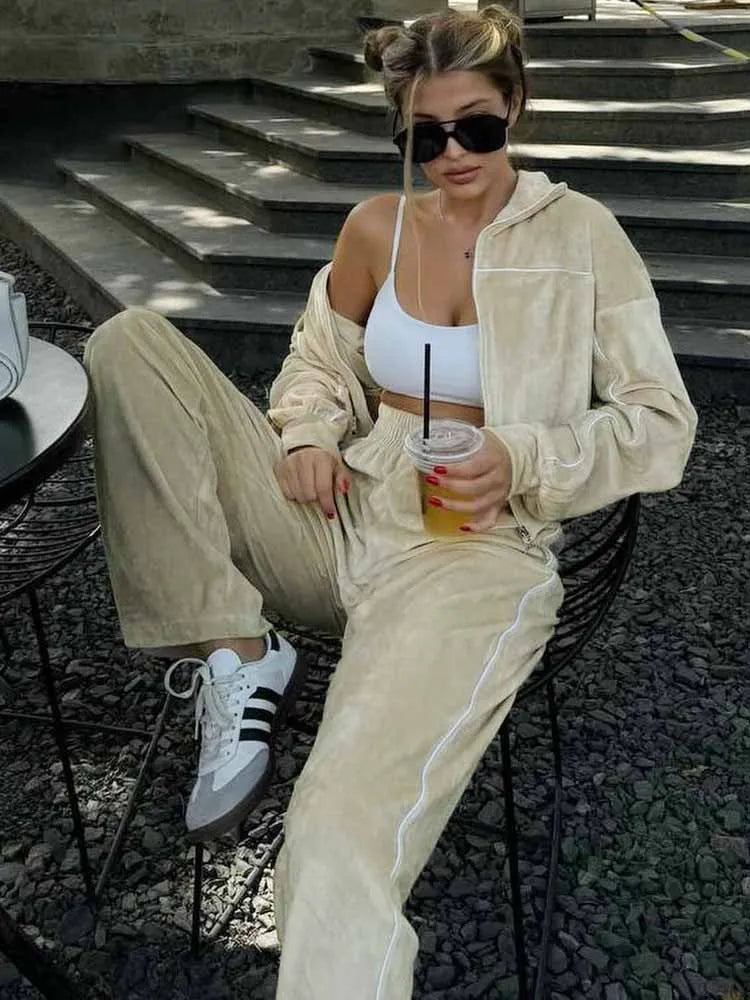 BKQU Women Sweatshirt Pants Suit Casual Stand Collar Zip-Up Jackets Loose Elastic Waist Pants Set Female 2025 Velvet Tracksuits