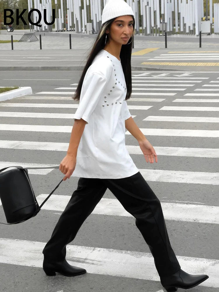 BKQU Designer Rivet T shirts Women Heavy Industry Short Sleeve Loose Tees Pullovers 2024 Summer O-neck Solid White Black Tops