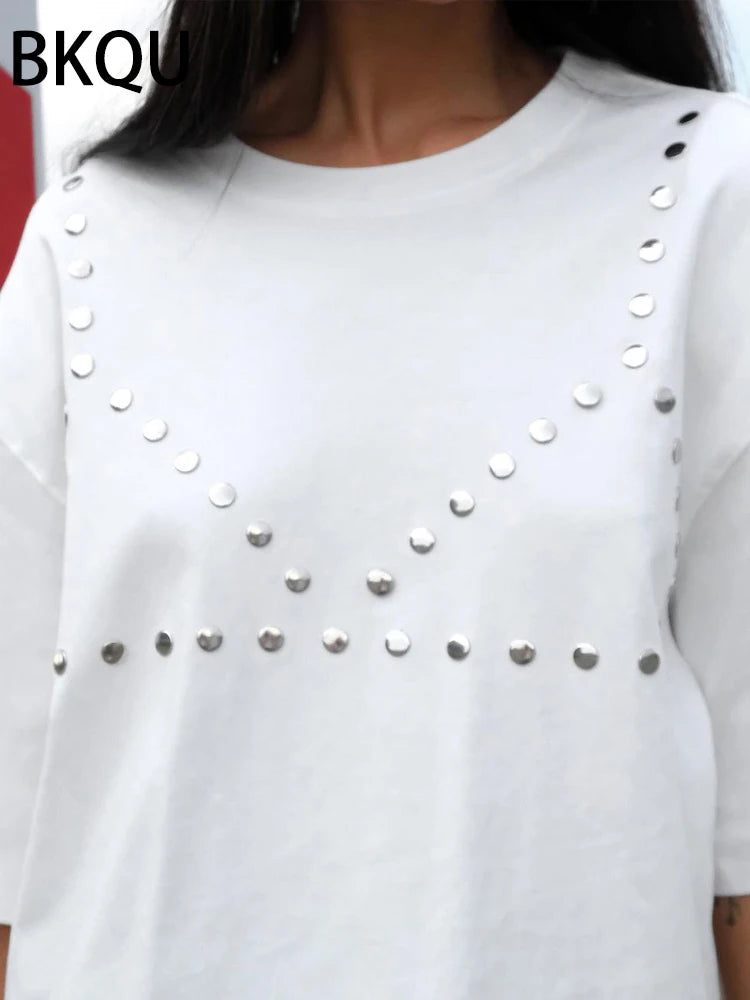 BKQU Designer Rivet T shirts Women Heavy Industry Short Sleeve Loose Tees Pullovers 2024 Summer O-neck Solid White Black Tops